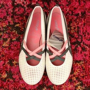 NWT ASICS Zavanna Slip On Pink Grey 8.5